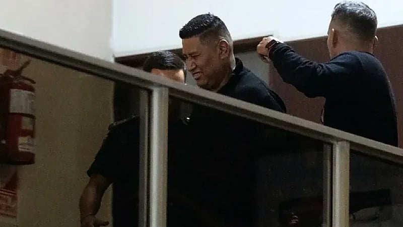 اعتقال الحارس الشخصي السابق لمارادونا بتهمة الشهادة الزور