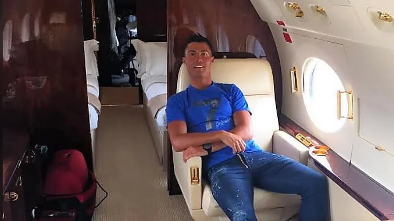 رونالدو يعرض طائرته الخاصة الذي اشتراها منذ سنة 2015 للبيع