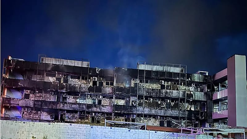 اندلاع حريق ضخم داخل منتجع سياحي في طرابلس