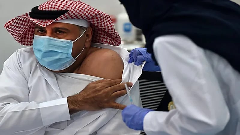 بدء قرار اشتراط الحصول على الجرعة التنشيطية لدخول الأماكن العامة