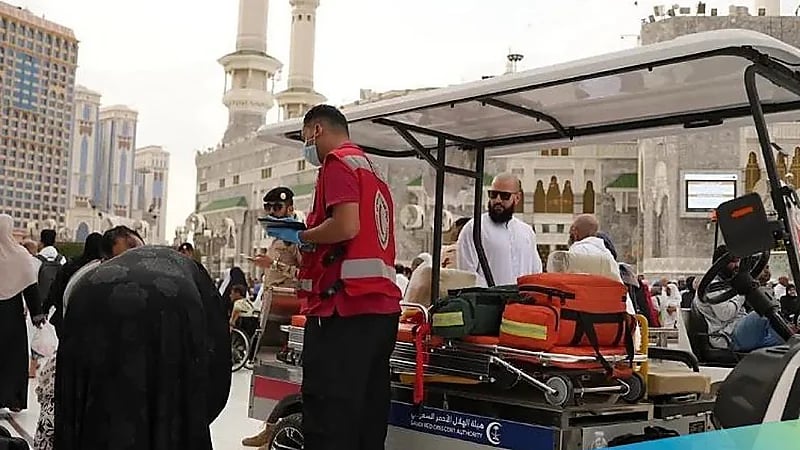 الهلال الأحمر يعيد الحياة لـ معتمر جزائري في 120 ثانية