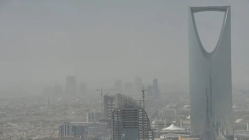 الأرصاد : موجة غبار ستصل إلى الرياض خلال ساعات