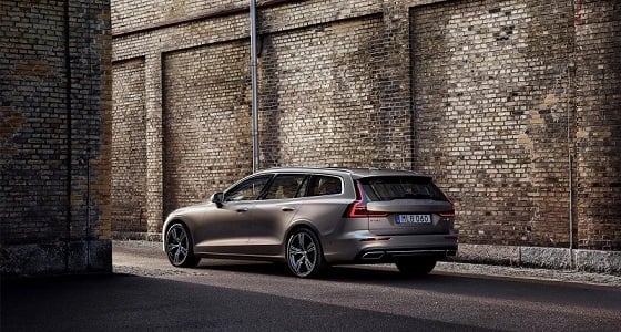 بالصور.. فولفو V60 تكشف عن موديل 2019 الجديدة كليا