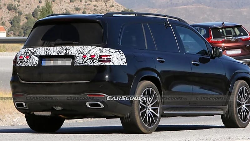 بالصور.. الكشف عن مرسيدس GLS موديل 2024 بصورة تشويقية جديدة