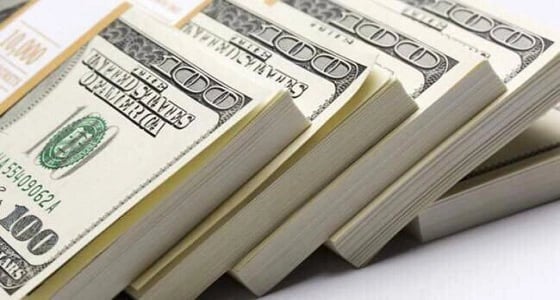 لأول مرة في تاريخ إيران.. " التومان " يفقد ربع قيمته وينهار أمام الدولار