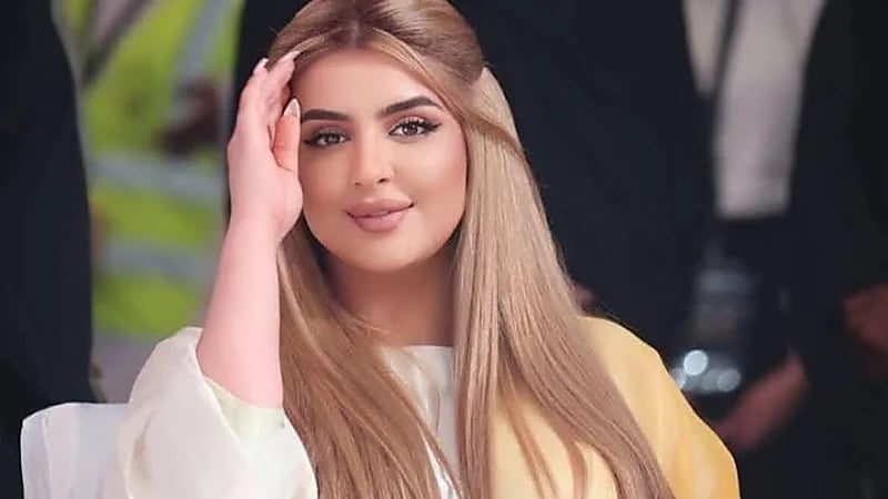 الظهور الأول لابنة الشيخة مهرة بعد ولادتها .. صور