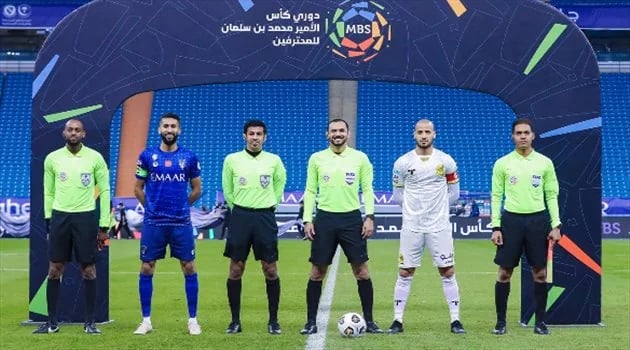 اتحاد كرة القدم يقرر صرف مستحقات الحكام