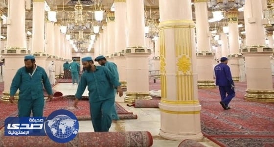تغيير 400 سجادة بالمسجد النبوي استعدادا لشهر رمضان