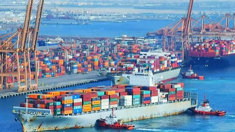 ‎موانئ تعلن ارتفاع الحاويات المناولة 14 % إلى نحو 700 ألف حاوية في مارس 2025