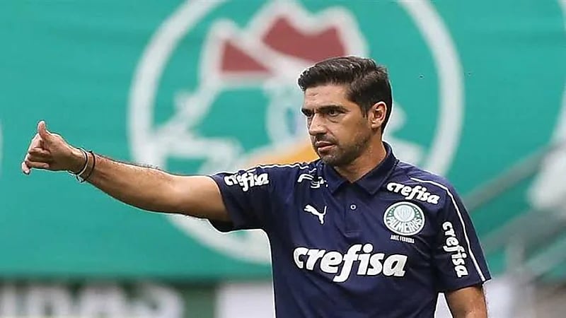 النصر يرغب في التعاقد مع مدرب بالميراس البرازيلي