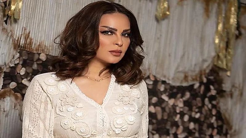 منى السابر تتعرض للانتقادات بسبب إطلالتها الجريئة