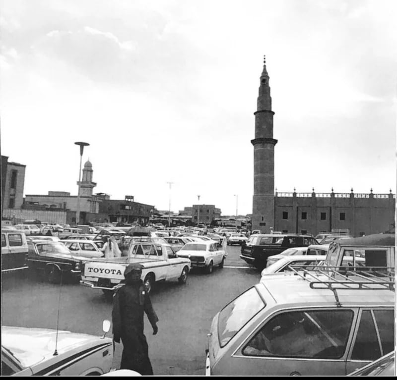 صورة نادرة لساحة الصفاة بالسبعينات الميلادية