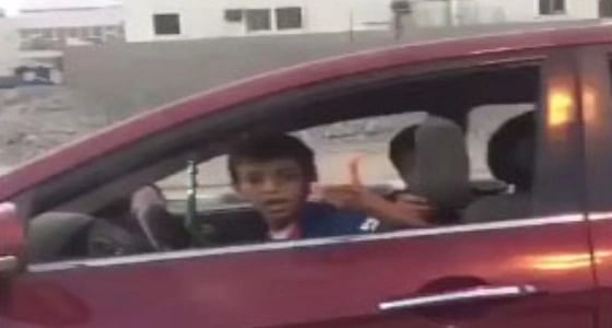 حجز مركبة سمح قائدها لطفل بالقيادة في مكة