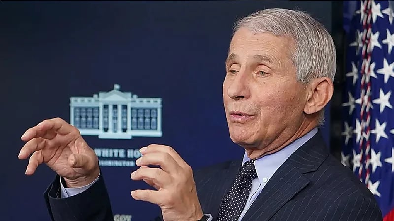 "فاوتشي" يزف بشرى بشأن متحور "أوميكرون"