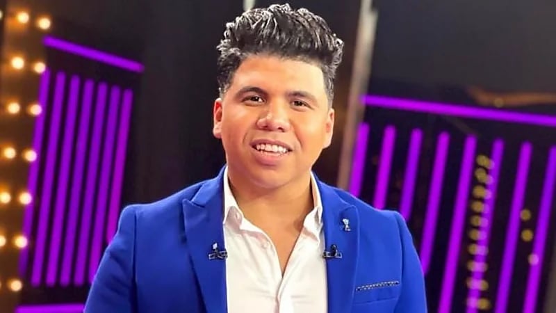 شاهد.. عمر كمال يفاجئ جمهوره بصورة جديدة من تركيا 