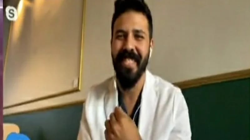 "الزهراني" يكشف كواليس فيديو فرحة الطفلة هبة بالوقوف على قدميها