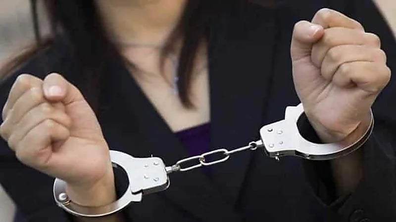 سيدة تقتل زوجها بآلة حادة أثناء نومه