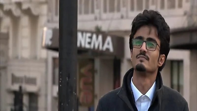 بالفيديو.. مبتعث سعودي تختاره مدينة بريطانية لتكون تحت تصرفه