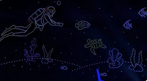 بالفيديو.. طائرات الدرون ترسم لوحة جميلة في موسم جدة