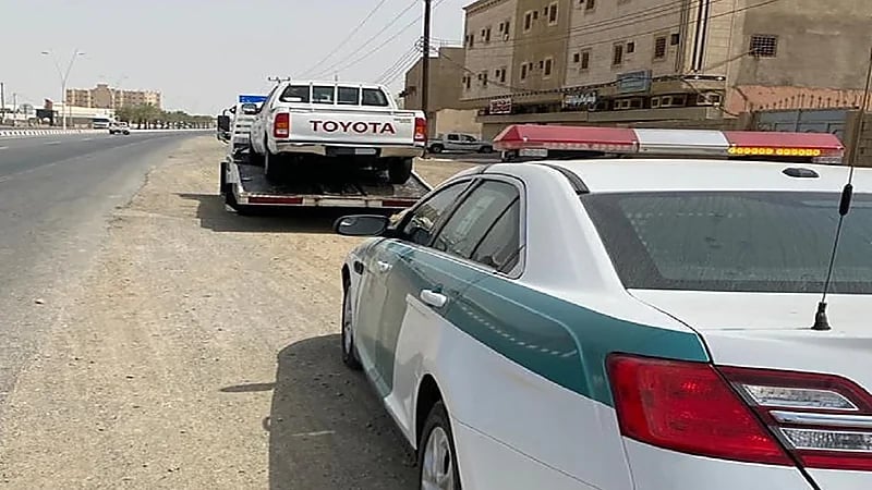 ضبط قائد مركبة ظهر في فيديو متداول يمارس التفحيط في الدرب