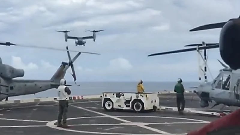 بالفيديو.. لحظة تحطم طائرة مروحية أمريكية