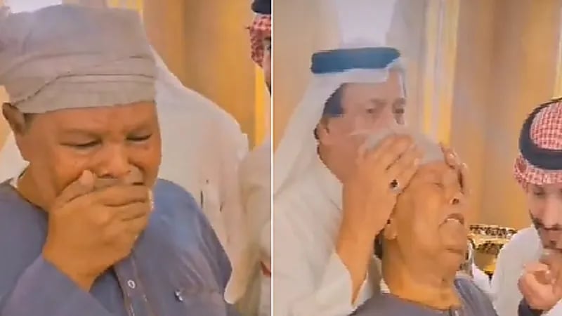 بالفيديو.. وافد يبكي لحظة وداعه لأسرة أمضى معها 40 عاماً بمكة المكرمة