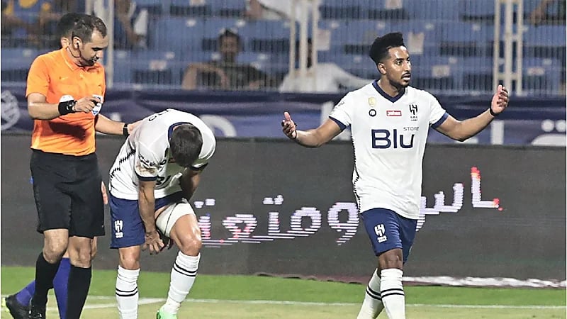 سالم الدوسري يعتذر لـ"دياز" بعد انفعاله في المباراة الأخيرة أمام الفتح