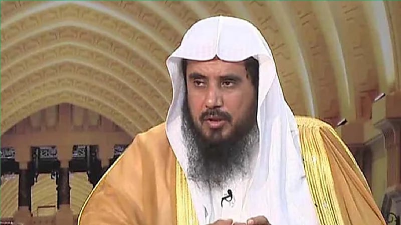 "الخثلان" يحذر من نسبة نزول المطر لغير الله ويكشف حكم التوقعات