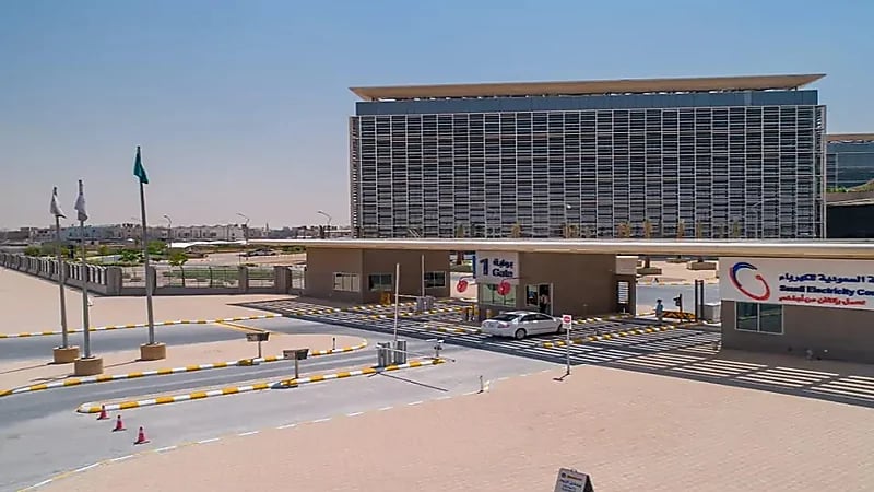 "الكهرباء" تعتذر عن الانقطاع الجزئي بحي النرجس وتكشف السبب