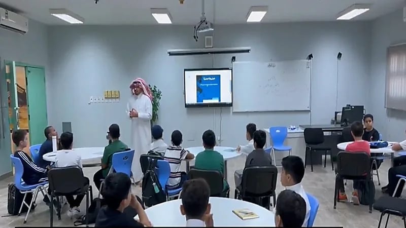 عودة المعلمين الممارسين للتدريس في 11 منطقة.. فيديو