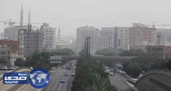 بالفيديو.. مواطن يكشف عن أساليب تحايل العمالة لغش الزبائن