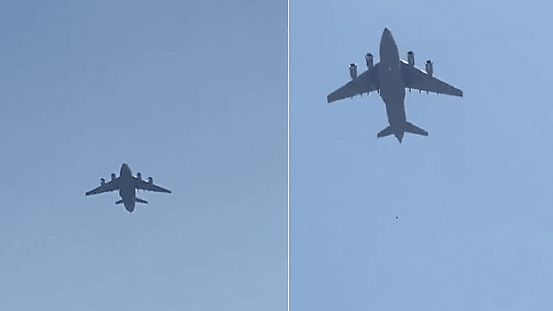 بالفيديو.. سقوط مواطنون أفغان من طائرة مغادرة لمطار كابل أثناء تعلقهم بإطاراتها