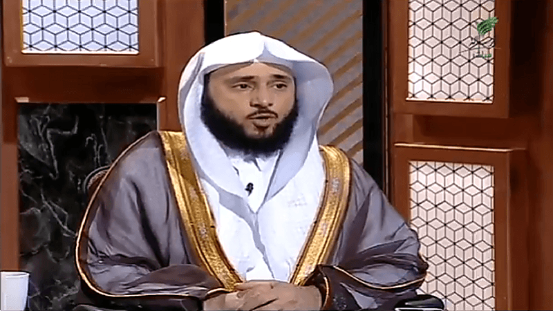 السلمي يوضح حكم سفر المرأة للحصول على وظيفة ويشق على والدها السفر معها