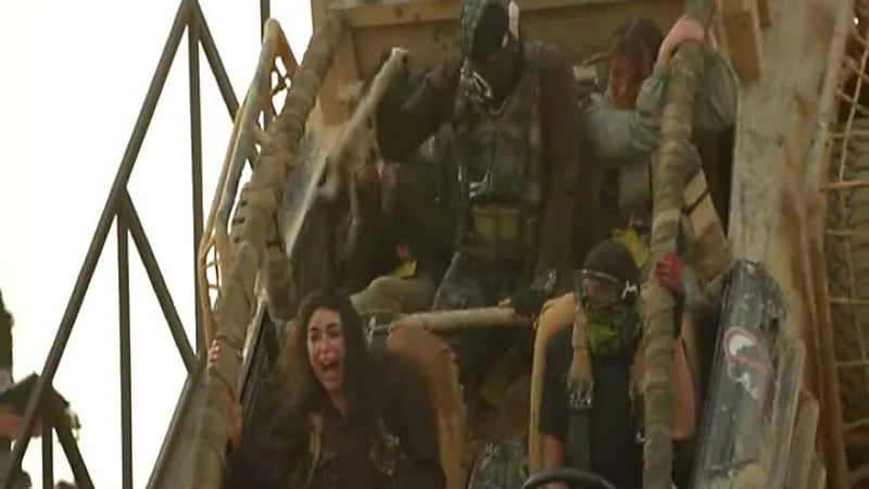 شاهد.. رعب وخوف ياسمين صبري من كوبري التمساح في "رامز موفي ستار"