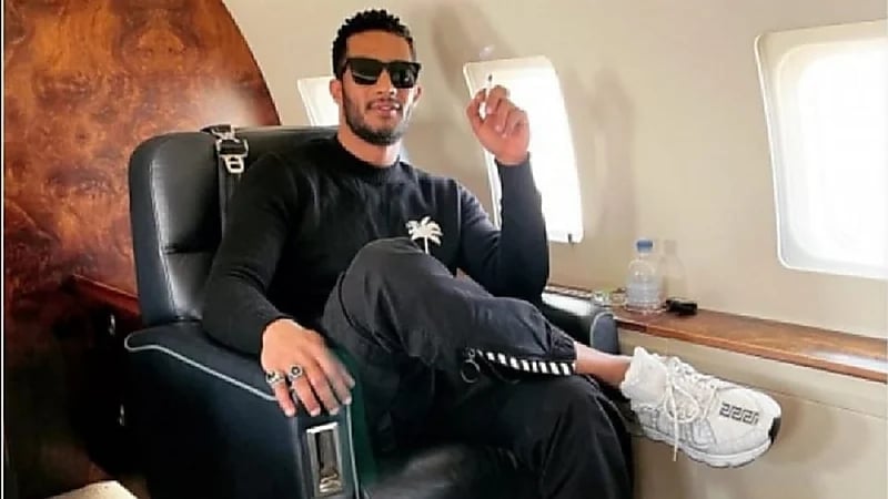 محمد رمضان يرد على الاتهامات الموجهة إليه بإهانة فنانين في أغنيته الجديدة "بلالين"