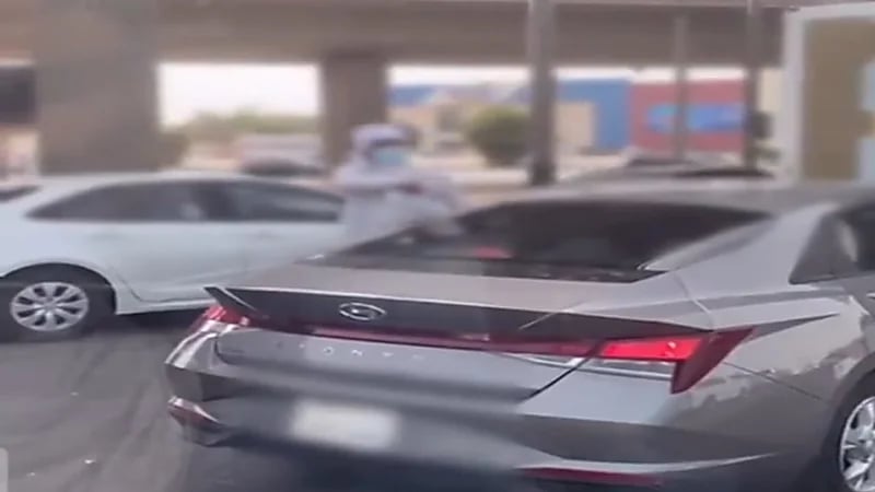 شاهد.. ضبط متسولين قاموا بالتسول غير المباشر في الرياض