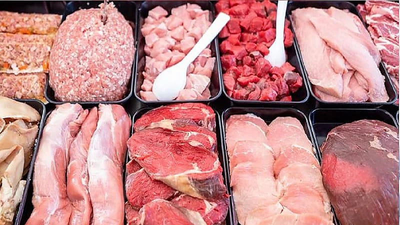 بالفيديو .. علامات يجب الانتباه إليها عند شراء اللحوم والدواجن