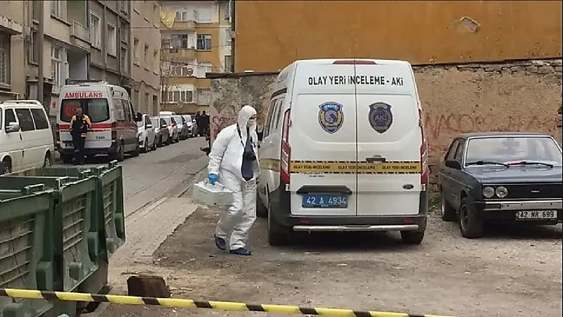 لاجئ سوري يذبح ابنتيه ويسلم نفسه للشرطة في تركيا