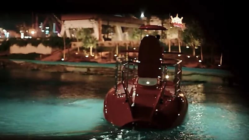 لأول مرة بالرياض.. غواصة مائية في أكبر بحيرة صناعية بالعالم