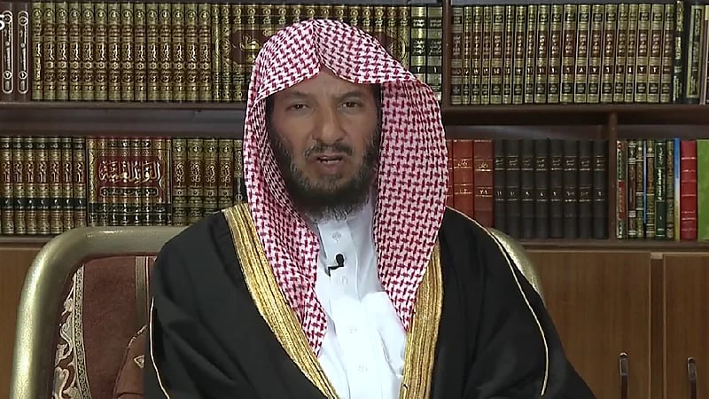 حكم إقراض المال لتمويل مشروع وطلب سداده مع نسبة أرباح (فيديو)