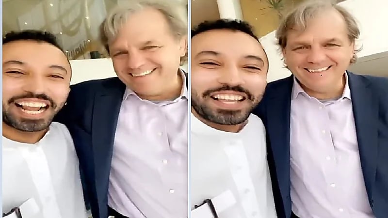 حديث ودي بين مشجع سعودي ومالك تشيلسي في الرياض..فيديو