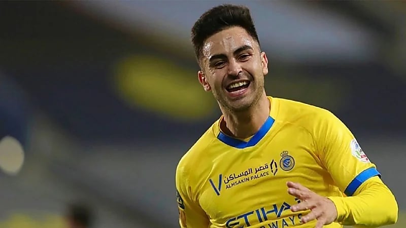 مارتينيز يقترب من الرحيل عن النصر