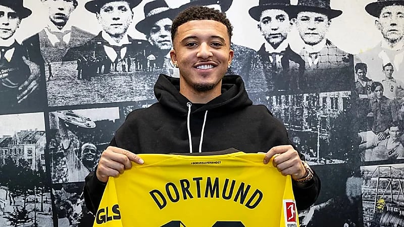 بروسيا دورتموند يعلن عودة نجم مانشستر يونايتد