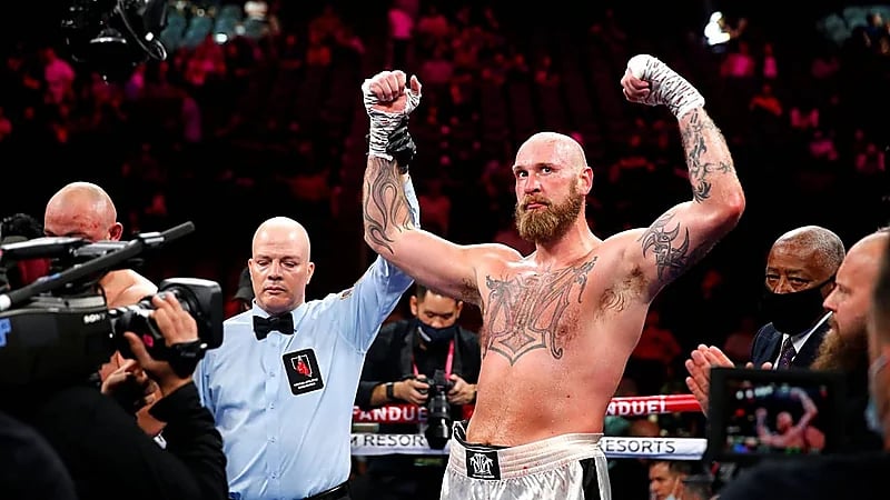 إيقاف الملاكم هيلينيوس لعامين بسبب المنشطات