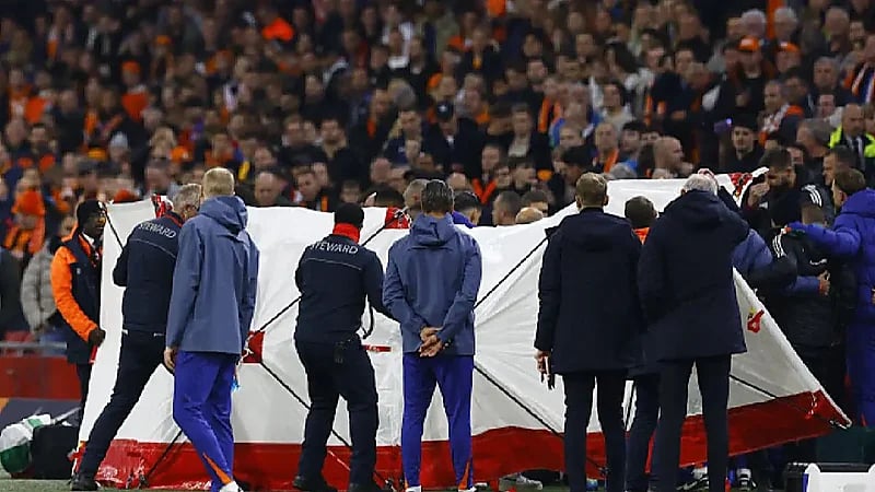 سقوط مخيف على دكة البدلاء يوقف مباراة هولندا والمجر .. فيديو