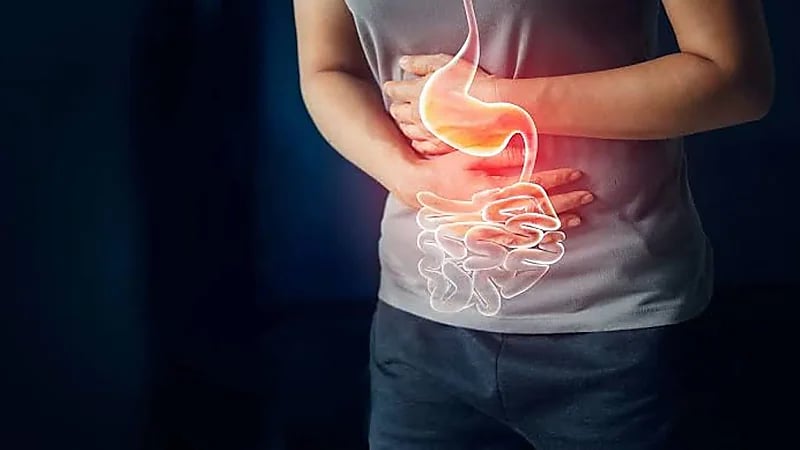 مختص: عسر الهضم نوعان رئيسيان وعلاجه يبدأ بنمط حياة صحي .. فيديو