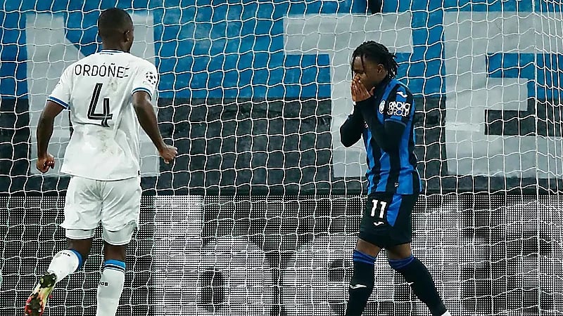 لاعب أتالانتا يرد على تعليقات مدربه المسيئة