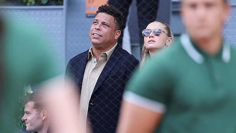 جماهير بلد الوليد تطالب بطرد الظاهرة رونالدو