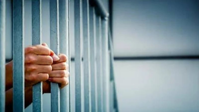 السجن 20 عام لشاب واقع فتاة مراهقة