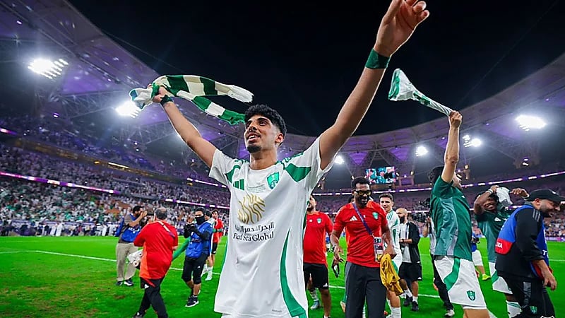 الأهلي يسعى لتجديد عقد لاعبه